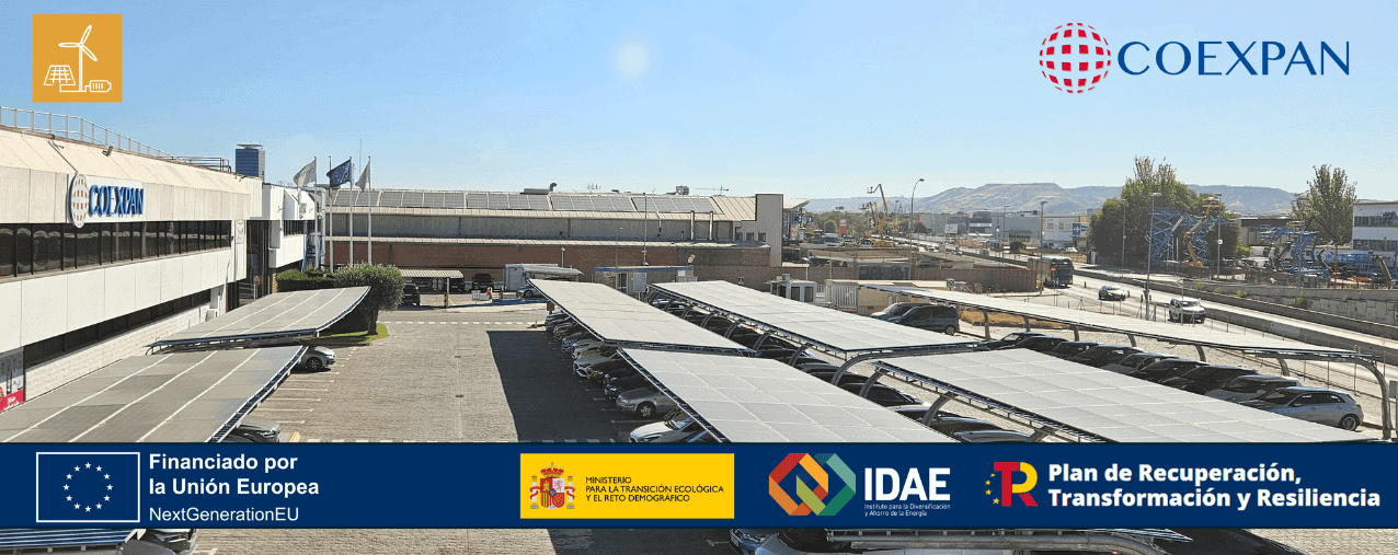 Aparcamiento de fábrica Coexpan en España con paneles solares, impulsando el compromiso con la sostenibilidad industrial